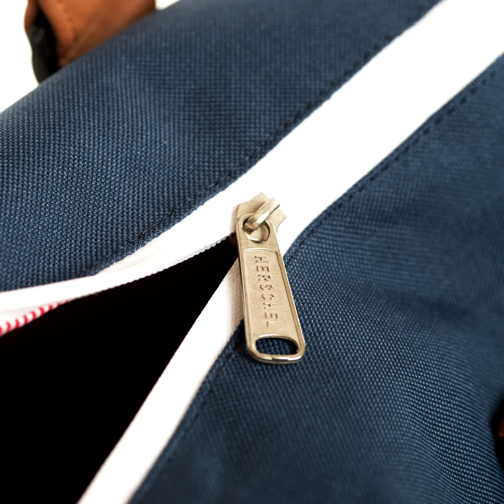 Herschel Supply Ravine Duffel Bag - Navy & Tan