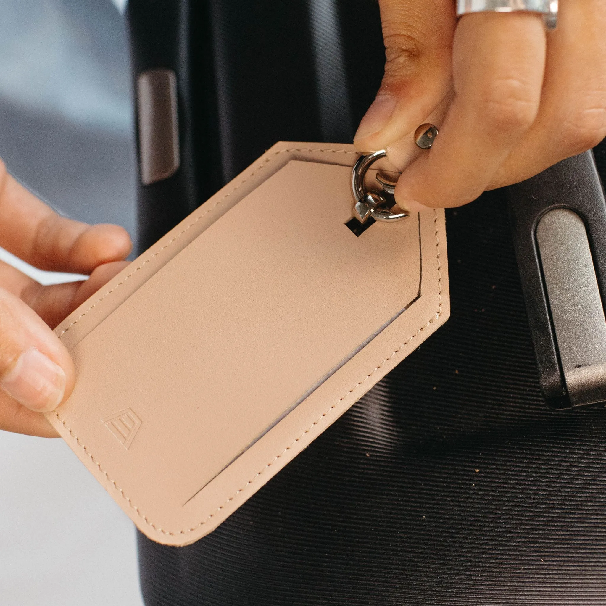 The Luggage Tag